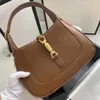 2023 Novas Joias de Luxo Nova Moda Feminina Bolsas de Designer Bolsas de Axilas Bolsas de Ombro Bolsas Mensageiro Carteiras de Couro Série Clássica AAAAA