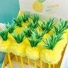 Pens 12pcs/Toplu Yenilik Sevimli Komik Kabarık Ananas Kalemleri Bulanık Pom Kırtasiye Kalemi Kawaii Beyaz Okul Ofisi Siyah Mavi Mürekkep Şeyler