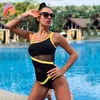 Swim Wear Andzhelika seksowne jedno ramię w kostiumu kąpielowego One Piece 2022 NOWOŚĆ OFF SITER Patchwork Bodysit Bodysuit Kąpiec Monokini HKD230628