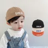 Berretti Cappelli Baby Docker Cap Berretto senza tesa Cappello estivo Sottile Bambini Ragazzi Ragazze Melone Lettera vintage Bambini regolabili Padrone di casa 230628