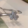 V Gol Material Charme de fleur Boucle d'oreille étalon avec diamant en 18 carats d'or de couleur pour femmes bijoux de mariage cadeau avec un tampon de boîte PS7035