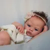 Bebekler 17 inç Premier Boy Boynunda Adı Olan Yeniden Doğmuş Çayır Bebek Kiti Yumuşak Dokunuşlu Gerçekçi Taze Renk Bebek 43cm 230629