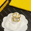 F Ring Pierdzież projektant Pierścień Luxury Mężczyźni Kobiety Para złota pierścionki Wysokiej jakości mosiężne materiał Prosty wszechstronny biżuteria świąteczny prezent