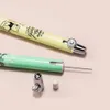 Pennor uni Mechanical Pencil Limited M5856DS Anime Söt roterande automatisk penna är inte lätt att bryta kärnan 0,5 mm kontorsmaterial