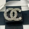 Joyería de diseñador, broches de diamantes con letras de marca, joyería de diamantes de imitación de cristal, broche de mujer, regalo de fiesta de boda