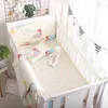 Bed Rails 5PcsSet Zomer Baby Beddengoed Set Geboren Wieg Rond Protector Bumper Kussen Babybedje Bed Hek Set ademend Baby Laken 230628