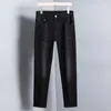 Luksusowy projektant dżinsów męskich 2022 Autumn/Winter Nowa marka Slim Fit Elastic Małe proste nogi Czarne spodnie modowe Z#012