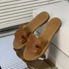 Zapatillas deslizantes para mujer, sandalias nuevas de piel de vaca Vintage, zapatos de playa para exteriores de verano, zapatillas clásicas de cuero blanco, negro y marrón para mujer