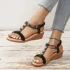 Sandały w stylu bohemii czerwone sandale plażowe klinowe buty dla kobiet slipon perłowe płaskie damskie letnie zapatos 230630