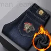 Heren Jeans designer Herfst en winter pluche verdikte nieuwe jeans voor heren Lichte luxe Koreaanse versie Dikke stretch voeten Slim fit borduurwerk Medusa LLDH