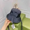 Роскошная дизайнерская шляпа Bucket Hat Классический обратимый носимый стиль, подходящий для мужчин и женщин.