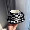 Tasses Nordic Monochrome Tasse Tasse en damier noir et blanc Tasse en céramique Ins Tasse à café Plat Après-midi Tasses à thé Tasses créatives 230629