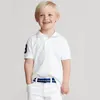 Polos الصلبة التلبيب أعلى بولو أعلى ملابس الأطفال قصيرة الأكمام قميص كبير القطن المطرزة أوم الاطفال ملابس كاجوال 230628