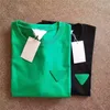 Mens Camisetas 2023 Mans Camiseta BVS Designer Camisas Bottega Marca Clássica Venet Chao Marca Triângulo Verde Etiqueta de Couro Puro Algodão Manga Curta Redondo Pescoço H98u