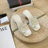 Europese en Amerikaanse zomerslippers sandalen met open tenen dikke hakken one-line pantoffels modieuze vierkante neus dikke zolen snoep plastic transparante jelly sandalen