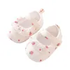 First Walkers Adorable Infant Girls Strawberry Print Mary Jane Flats con detalle de volantes - Zapatos de vestir de princesa antideslizantes para cuna y