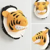 Material de parede de pelúcia elefante leão girafa tigre cabeça de veado montagem na parede arte decoração boneca brinquedos cabeça de animal decoração de parede para quarto de crianças presente de aniversário 230629