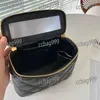 Metal Portable Women Kosmetyczna torba kosmetyczna z lustrzaną skórzaną pikowaną Crossbody Bag Trend Trend Moneta Portsa Klasyczna luksusowa torebka zakupowa fanny pakiet pochette