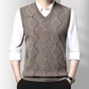 Gilet da uomo Vintage Argyle Plaid Vest Maglione Uomo Moda coreana con scollo a V Lavorato a maglia Maglioni senza maniche Uomo Pullover Herren Chaleco