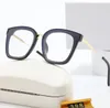 デザイナーサングラスウーマンクラシックアウトドアカジュアルサングラス男性豪華なポラロイド高解像度眼鏡マルチカラーチョッ可能な箱