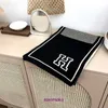 Partihandel toppkvalitet H hemscarf till salu netizen Love Sticked Women's Winter 2023 Korean Ins Style Letter Simple Shawl Men's and Scarves