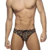 Badkläder Men European och American Men's Swimming Trunks Låg midja Sexig tryck Leopard Triangel Nylon QuickDrying Shorts HDZBG 230630