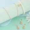 Halsband örhängen set 1 set (4 st) mode söta dagliga smycken lilla tusensköna kedjekedja temperament pärla armband för kvinnliga flickor gåvor