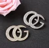 Marque Luxurys Desinger Broche Femmes Strass Perle G Lettre Broches Costume Pin Mode Bijoux Vêtements Décoration Charme Accessoires