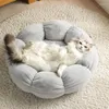 Camas redondas para gatos, cama em forma de pétala, ninho para cães, colchão de viagem de pelúcia quente para cachorros e gatinhos que dormem profundamente