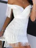 Grundläggande avslappnade klänningar Sexig ärmlös Bodycon Mini Dres White Off Axel Tassel Kvinna Kort 2023 Summer Party Club Bandage Vestidos 230629
