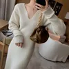 Urban Sexy Kleider Elegante lange weiße Strickkleider Winter V-Ausschnitt Ärmel figurbetont koreanische Bürodame hohe Taille Vintage 230630