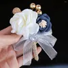 Flores decorativas feitas à mão noiva e noivo flor de lapela no pulso damas de honra decoração de mão gravata borboleta broches de cristal corsage festa de casamento