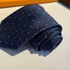 Erkek Kadın Tasarımcı İpek Bağlar Kutu Moda Deri Boyun Kravat Bow Erkekler İçin Bayanlar Desen V Mektup Boyun Gölgesi Renk Kravatları