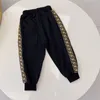 Casual broek voor kinderen Designer jongensbabybroeken met elastische taille Kinderkleding Potloodbroek Joggingbroek met hoge kwaliteit 90-140 cm