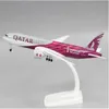 Oggetti decorativi Figurine Metallo in lega AIR QATAR Airways Boeing 777 B777 Modello di aeroplano Diecast Air Plane Model Aircraft w Wheels Landing Gears 20cm 230629