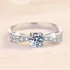 Bagues de cluster 0.5 Bague Moissanite Proposition de mariage Argent sterling 925 Six broches Femme Bowknot Femme Bijoux