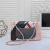 Sac à chaîne de créateur de luxe polyvalent sac à bandoulière diagonale à une épaule pour femme petit sac carré avec style nouveau fil à coudre de grille de diamant graffiti coloré