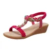 Sandały w stylu bohemii czerwone sandale plażowe klinowe buty dla kobiet slipon perłowe płaskie damskie letnie zapatos 230630