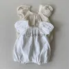 Kläderuppsättningar 2023 Sommarn New Baby Girl Short Puff Sleeve Rompers Solid Newborn Clothes Girls Jumpsuit Square Neck Brodery Bubble Romper J230630