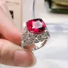 Bagues en grappe Bague en argent sterling 925 12 12MM Coussin Cut Simulation à haute teneur en carbone Ruby Luxury Female