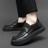 Scarpe eleganti Scarpe in pelle da uomo scarpe casual da uomo primavera allentate Versione coreana semplici scarpe da lavoro in pelle con suola morbida per uomo 230928