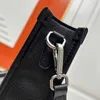 Yeni tasarımcı çantası yüksek kaliteli çanta lüks çanta deri deri lychee baskı moda lüks tasarımcı çanta crossbody çanta klasik üçgen logo