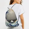 Bolsas de compras Estilo japonés Sea Wave Mochila con cordón Hombres Gimnasio Entrenamiento Fitness Bolsa deportiva Paquete de yoga para mujeres