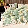 Cobertores imitação de lã de cordeiro quente outono inverno para camas 3 camadas engrossar calor cobertor duplo macio macio ponderado