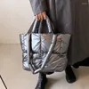 Sacs de soirée Original Rétro Métallochrome Sac à bandoulière décontracté Femmes Vacances Sac à main Superlatifs Simplicité métallique Designer Totes