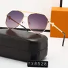 Nya mode solglasögon toppsäljande retro rektangeldesigner för kvinnor trendiga oregelbundna lyxdesign solglasögon UV-skydd för kvinnliga män med låda