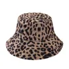 Skąpy brzegi czapki moda lampart wiadra kapelusz kobiet Panama Reversible Big Visor Sun Summer Korean Beach Cap Chapeau Bob Femme 230916