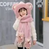 Berets 3D Teddy Bear Chapéu Mulheres Inverno Cachecol Luvas Conjunto Bonito Pelúcia Quente Combo Para Adultos Crianças Família Macia Aconchegante Proteção contra Tempo Frio