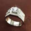 Rozmiar 8-13 luksusowa biżuteria 10KT Biała złoto White Topaz Gem Men Symulowany Diamentowy Pierścionek zaręczynowy ślub Set2017