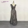 Partykleider Luxus Dubai Meerjungfrau ärmelloses Abendkleid für Frauen 2023 V-Ausschnitt Kristall handgemachte volle Spitze lange formale Kleider